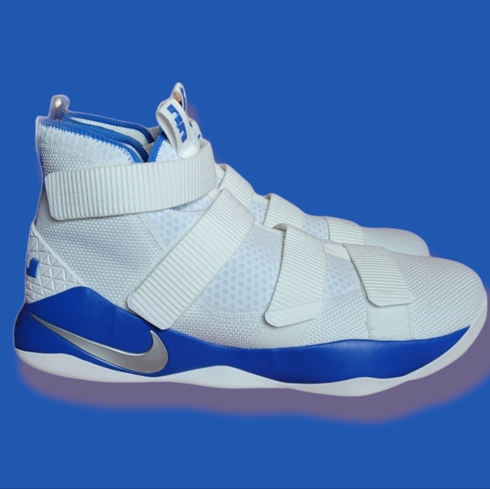 Nike LeBron Soldier XI size 17.5